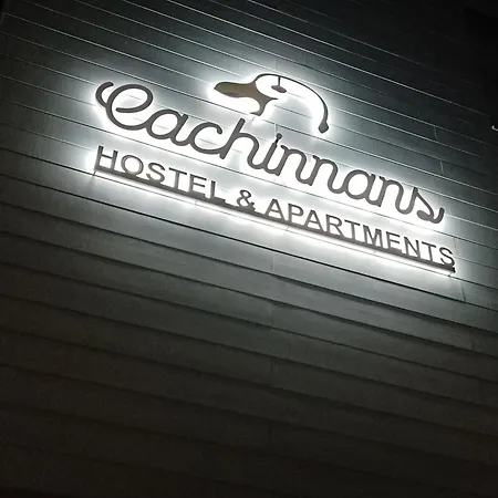 Vandrerhjem Cachinnans & *